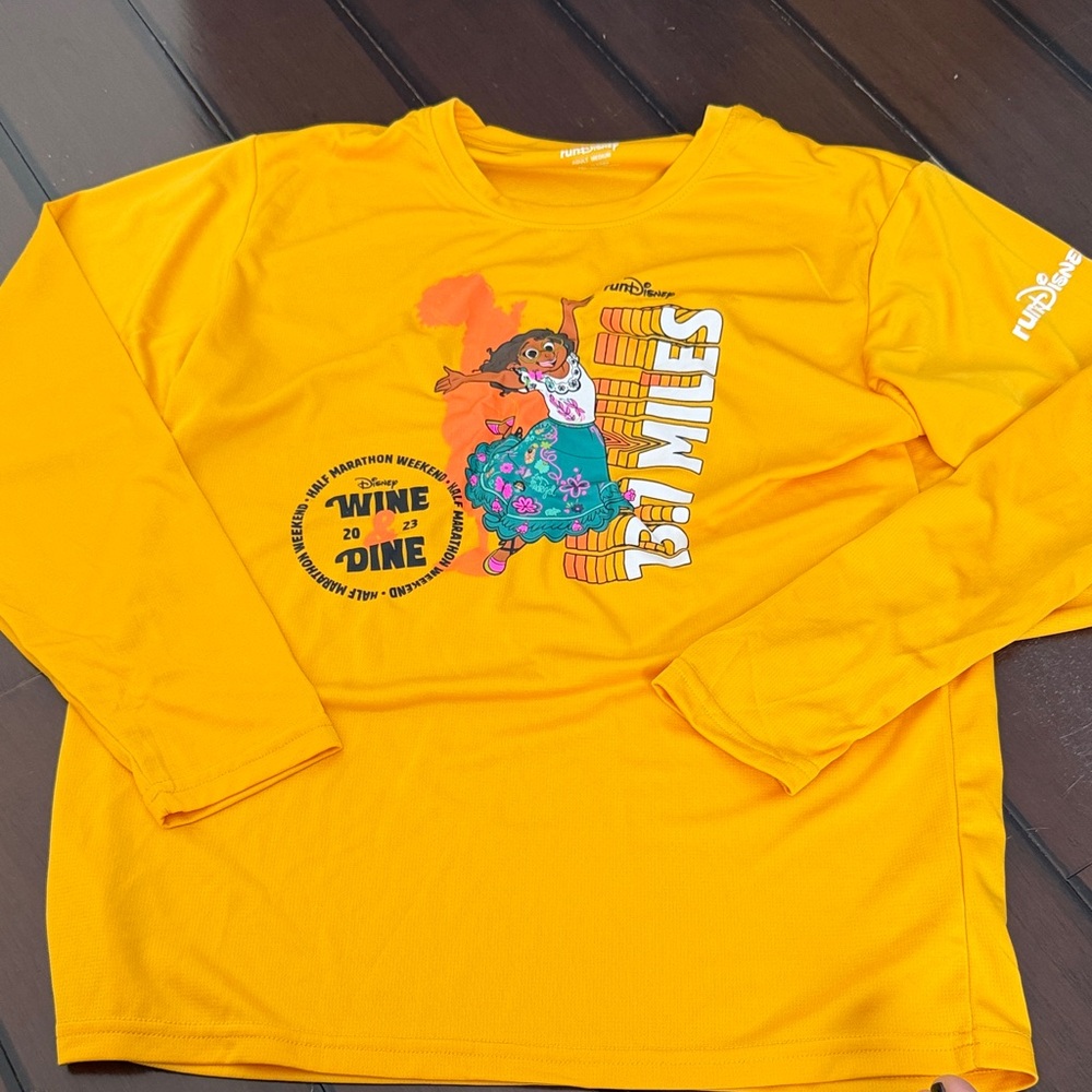 RunDisney 2023 Wine & Dine Half Marathon Long Sleeve Tshirt Unisex M